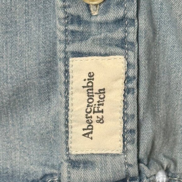 Abercrombie & Fitch Men’s M Muscle Fit Denim Shirt Button Front Light Wash Y2K - Picture 5 of 8